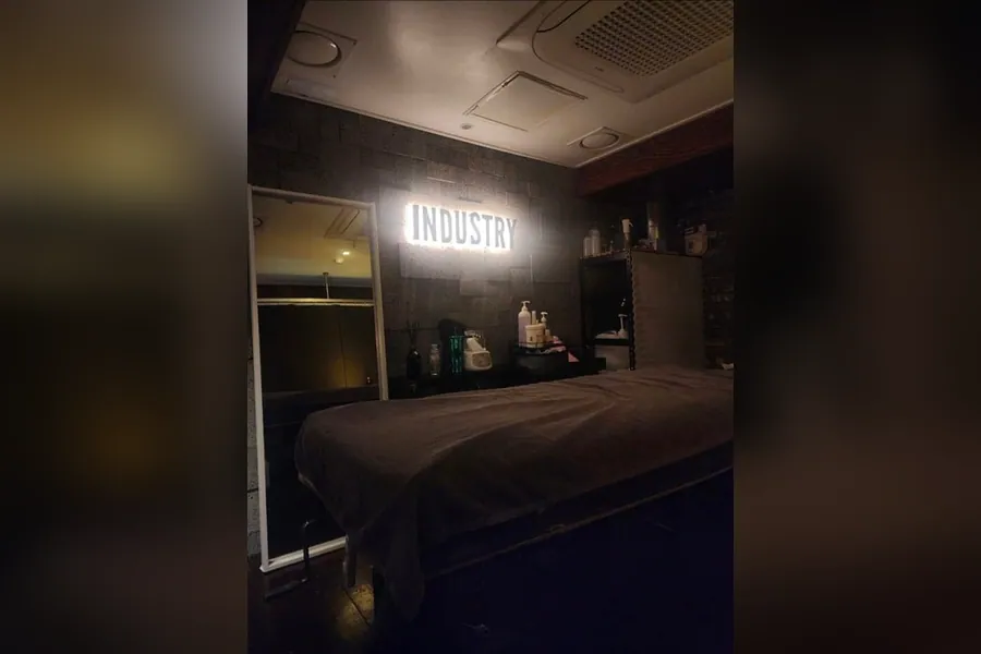 서구 탄방동 인더스트리 1인샵 매장 사진 1